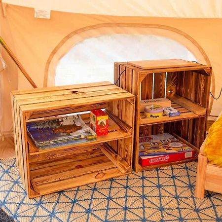 Roaches Retreat Family Glampsite, Rocky Reach Bell Tent With Outdoor Adventures And Campfire Nights Upper Hulme エクステリア 写真