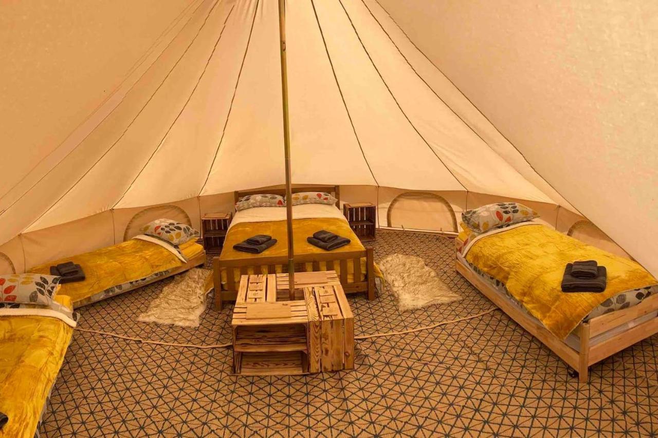 Roaches Retreat Family Glampsite, Rocky Reach Bell Tent With Outdoor Adventures And Campfire Nights Upper Hulme エクステリア 写真