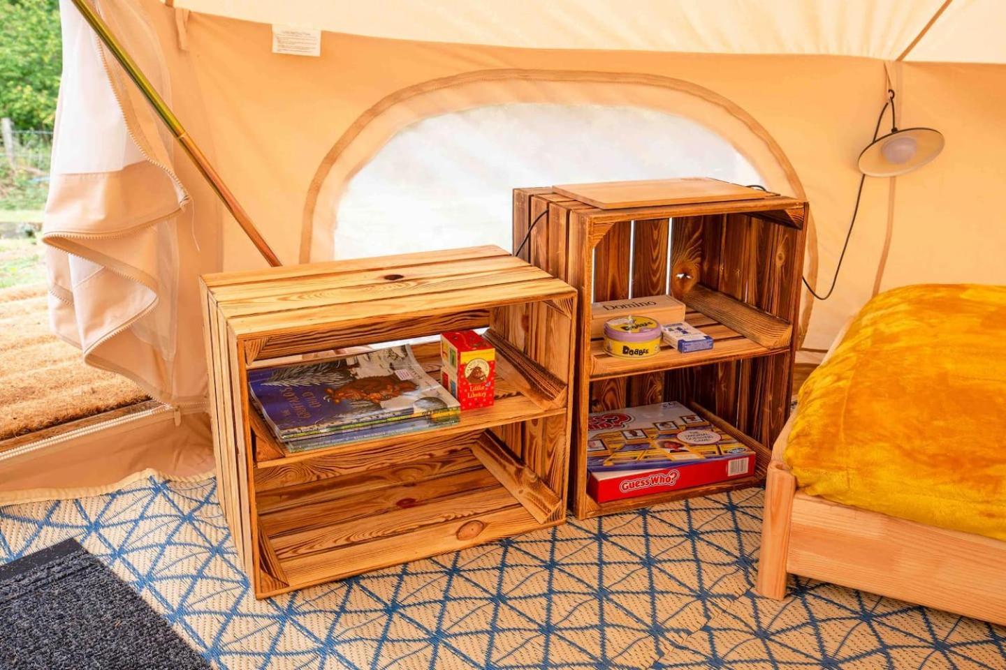 Roaches Retreat Family Glampsite, Rocky Reach Bell Tent With Outdoor Adventures And Campfire Nights Upper Hulme エクステリア 写真
